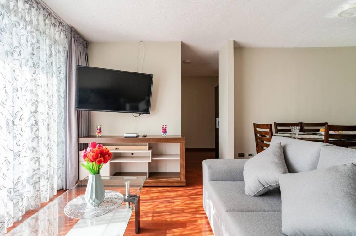 Apartamentos Estela En Alameda Colonial - 5Km Aeropuerto Jorge Chavez Lima Dış mekan fotoğraf